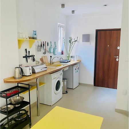 Your Lovely Central Home In Buzzing Exarchia Atenas Exterior foto